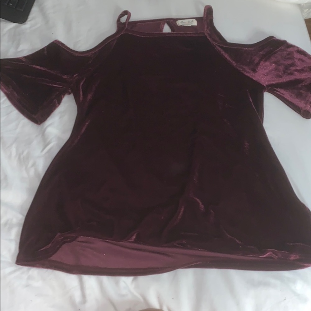 Ultra flirt velvet cold-shoulder top